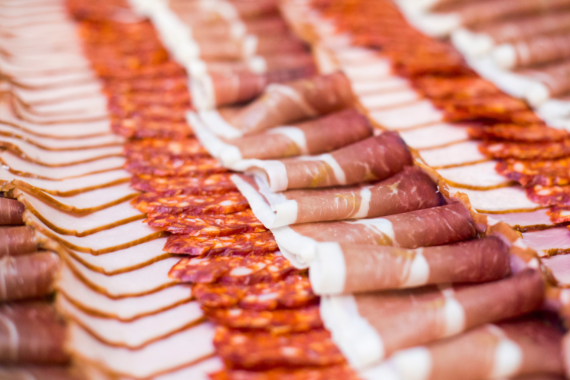 Quale affettatrice professionale per salumi e formaggi